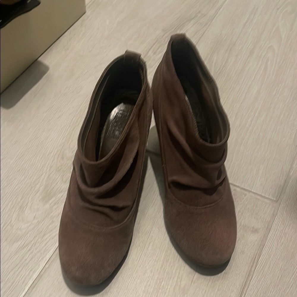 Tribeca by Kenneth Cole Brown Ankle Booties with Chunky Heel